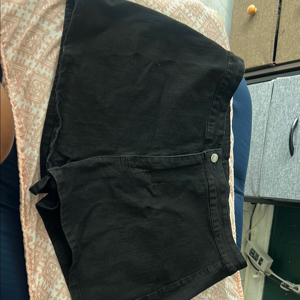 SHEIN Black High Waist Women's Shorts